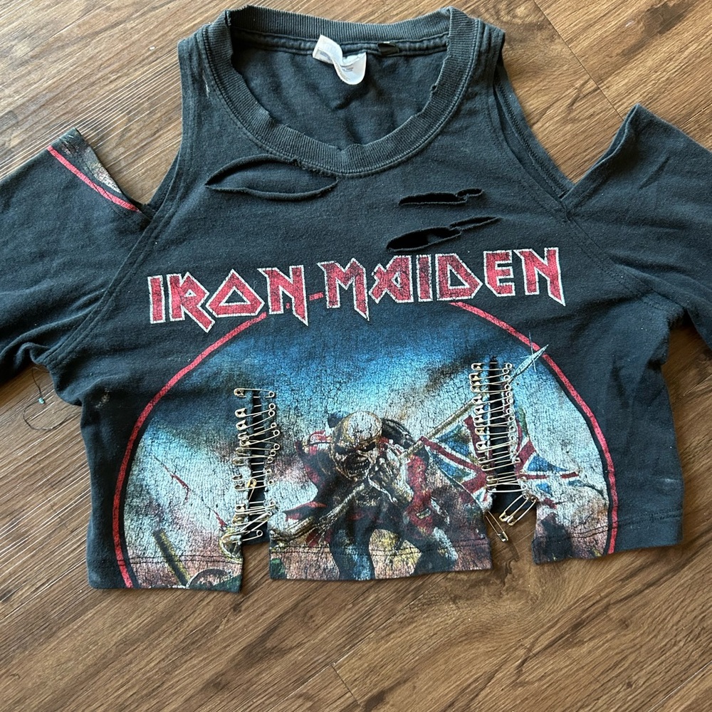 IRON MAIDEN Graphic crop top
